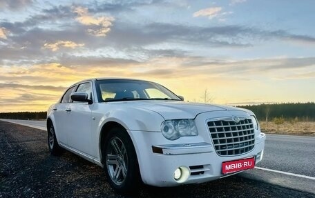 Chrysler 300C II, 2005 год, 595 000 рублей, 1 фотография