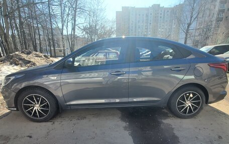 Hyundai Solaris II рестайлинг, 2021 год, 1 690 000 рублей, 1 фотография