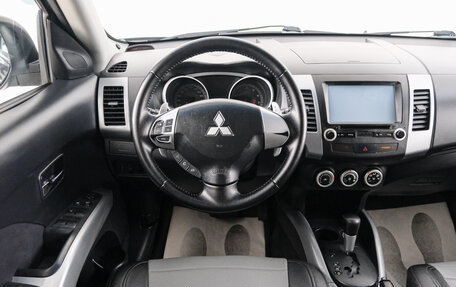 Mitsubishi Outlander III рестайлинг 3, 2008 год, 1 229 000 рублей, 15 фотография