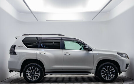 Toyota Land Cruiser Prado 150 рестайлинг 2, 2022 год, 7 020 000 рублей, 4 фотография