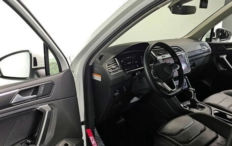 Volkswagen Tiguan II, 2022 год, 3 250 000 рублей, 3 фотография