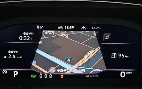 Volkswagen Tiguan II, 2022 год, 3 250 000 рублей, 7 фотография