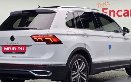 Volkswagen Tiguan II, 2022 год, 3 250 000 рублей, 2 фотография