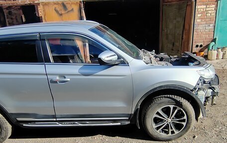 Geely Atlas I, 2018 год, 700 000 рублей, 2 фотография