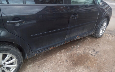 Volkswagen Touran III, 2004 год, 300 000 рублей, 3 фотография