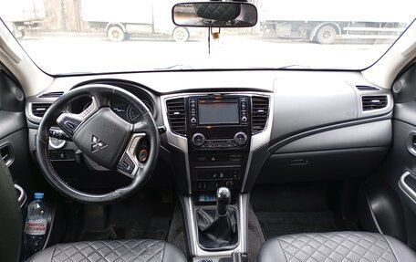 Mitsubishi L200 IV рестайлинг, 2019 год, 3 650 000 рублей, 7 фотография