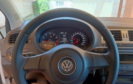 Volkswagen Polo VI (EU Market), 2011 год, 750 000 рублей, 4 фотография