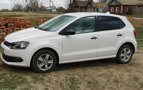 Volkswagen Polo VI (EU Market), 2011 год, 750 000 рублей, 2 фотография