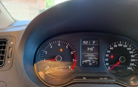 Volkswagen Polo VI (EU Market), 2011 год, 750 000 рублей, 5 фотография