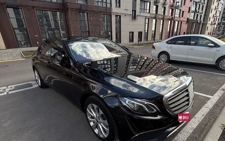 Mercedes-Benz E-Класс, 2019 год, 2 700 000 рублей, 1 фотография