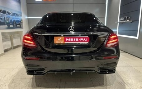 Mercedes-Benz E-Класс, 2016 год, 3 470 000 рублей, 4 фотография