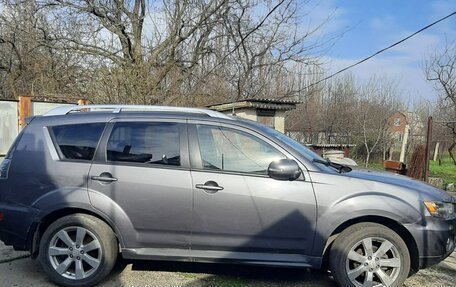 Mitsubishi Outlander III рестайлинг 3, 2010 год, 1 150 000 рублей, 2 фотография