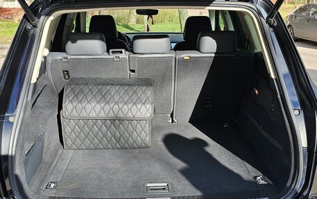 Volkswagen Touareg III, 2016 год, 3 300 000 рублей, 17 фотография