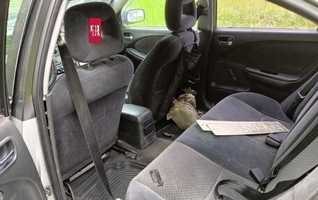 Toyota Avensis III рестайлинг, 2002 год, 15 000 рублей, 7 фотография