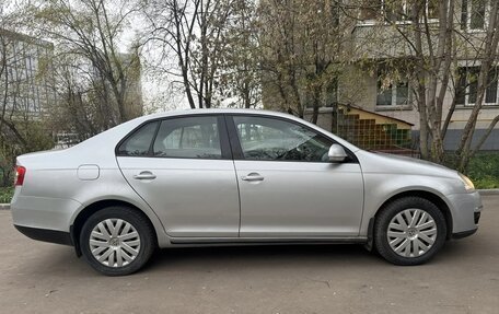 Volkswagen Jetta VI, 2010 год, 645 000 рублей, 5 фотография