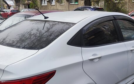 Hyundai Solaris II рестайлинг, 2015 год, 1 050 000 рублей, 3 фотография