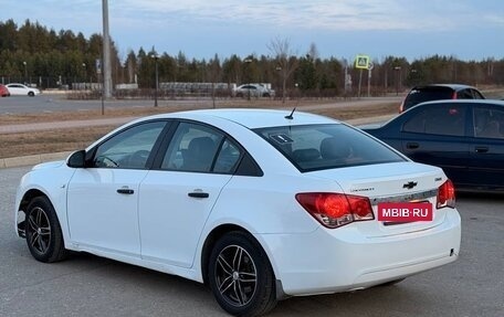 Chevrolet Cruze II, 2010 год, 630 000 рублей, 6 фотография