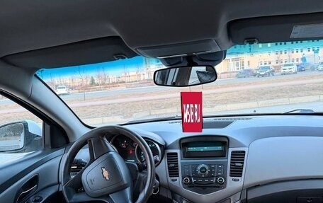 Chevrolet Cruze II, 2010 год, 630 000 рублей, 8 фотография