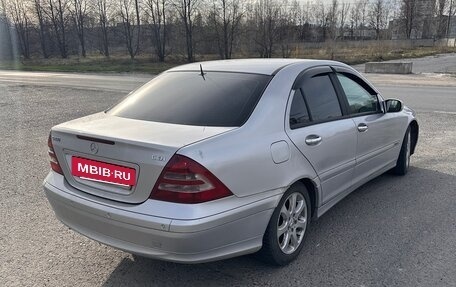 Mercedes-Benz C-Класс, 2005 год, 635 000 рублей, 3 фотография