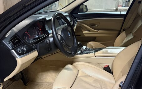 BMW 5 серия, 2012 год, 2 100 000 рублей, 32 фотография