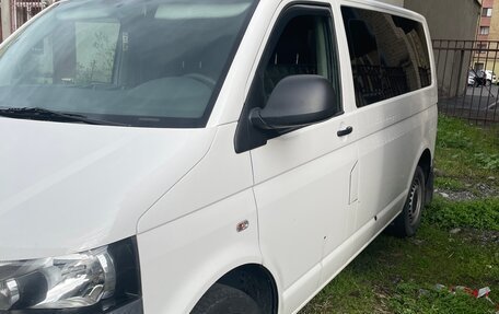 Volkswagen Caravelle T5, 2012 год, 1 550 000 рублей, 4 фотография