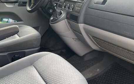 Volkswagen Caravelle T5, 2012 год, 1 550 000 рублей, 5 фотография