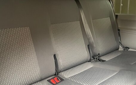 Volkswagen Caravelle T5, 2012 год, 1 550 000 рублей, 6 фотография