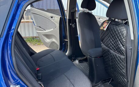 Hyundai Solaris II рестайлинг, 2012 год, 700 000 рублей, 10 фотография