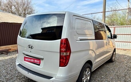 Hyundai Grand Starex Grand Starex I рестайлинг 2, 2009 год, 1 049 000 рублей, 4 фотография