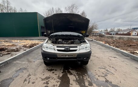 Chevrolet Niva I рестайлинг, 2010 год, 500 000 рублей, 4 фотография