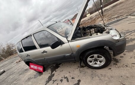 Chevrolet Niva I рестайлинг, 2010 год, 500 000 рублей, 2 фотография