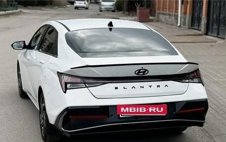 Hyundai Elantra, 2023 год, 1 700 000 рублей, 4 фотография