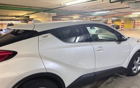 Toyota C-HR I рестайлинг, 2019 год, 2 000 000 рублей, 4 фотография