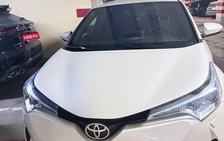 Toyota C-HR I рестайлинг, 2019 год, 2 000 000 рублей, 3 фотография