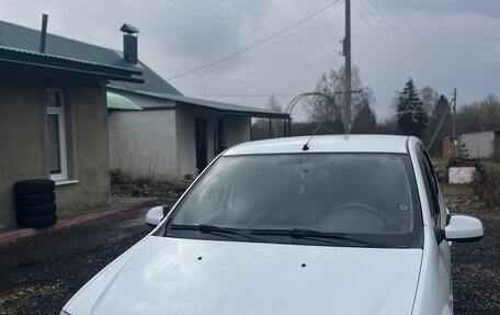 Renault Logan I, 2011 год, 600 000 рублей, 2 фотография