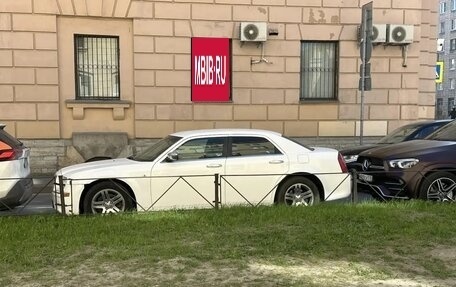 Chrysler 300C II, 2005 год, 595 000 рублей, 6 фотография