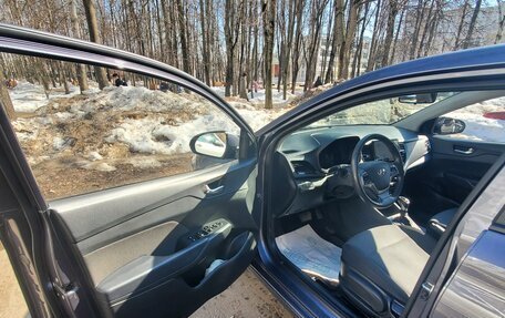 Hyundai Solaris II рестайлинг, 2021 год, 1 690 000 рублей, 11 фотография