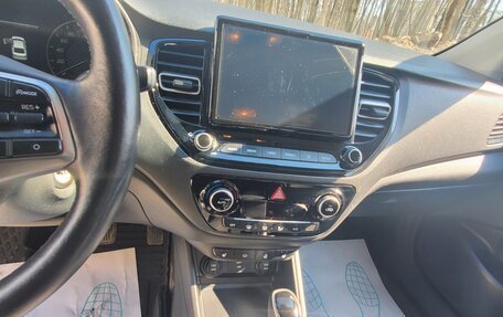 Hyundai Solaris II рестайлинг, 2021 год, 1 690 000 рублей, 15 фотография