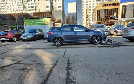 Hyundai Solaris II рестайлинг, 2021 год, 1 690 000 рублей, 32 фотография