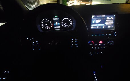 Hyundai Solaris II рестайлинг, 2021 год, 1 690 000 рублей, 31 фотография