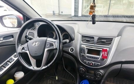 Hyundai Solaris II рестайлинг, 2016 год, 879 000 рублей, 5 фотография