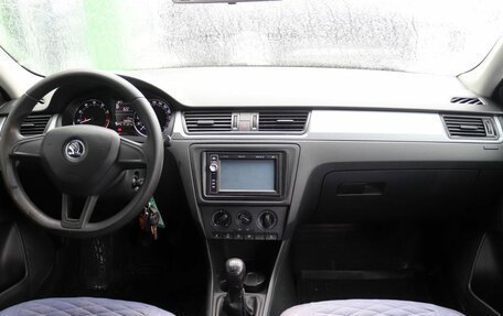 Skoda Rapid I, 2015 год, 1 099 000 рублей, 12 фотография