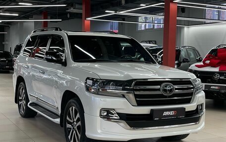 Toyota Land Cruiser 200, 2019 год, 8 790 000 рублей, 4 фотография