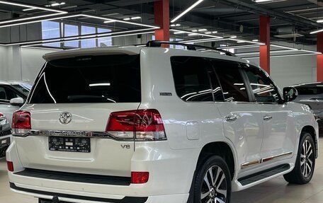 Toyota Land Cruiser 200, 2019 год, 8 790 000 рублей, 6 фотография