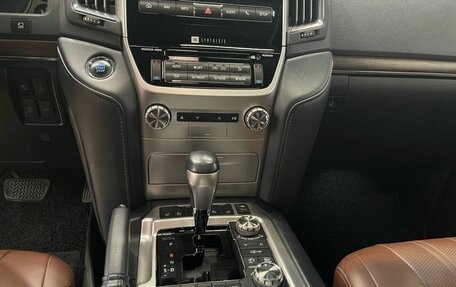 Toyota Land Cruiser 200, 2019 год, 8 790 000 рублей, 19 фотография