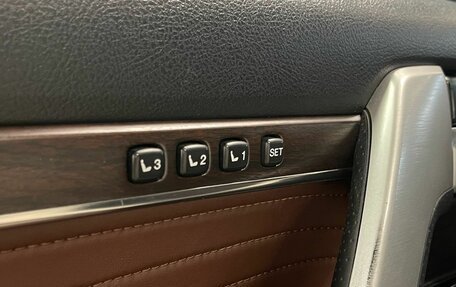 Toyota Land Cruiser 200, 2019 год, 8 790 000 рублей, 17 фотография