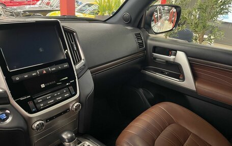 Toyota Land Cruiser 200, 2019 год, 8 790 000 рублей, 20 фотография