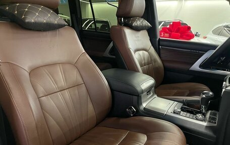 Toyota Land Cruiser 200, 2019 год, 8 790 000 рублей, 27 фотография