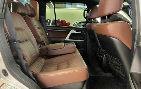 Toyota Land Cruiser 200, 2019 год, 8 790 000 рублей, 28 фотография