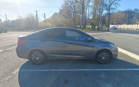 Hyundai Solaris II рестайлинг, 2011 год, 700 000 рублей, 4 фотография